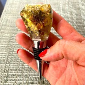 - Handmade Pressed Flower Diamond Top Wine Stop Flurry